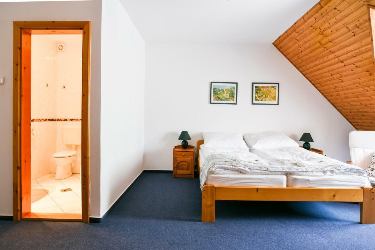 Gyorfi Apartmanhaz Zamardi Ngoại thất bức ảnh